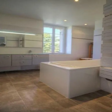 Villa 7 *